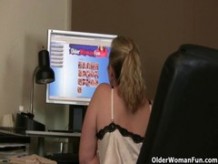 Mom watches online porn and needs to get off