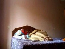 Puta kazaja es follada por su vecino mientras su esposo en el trabajo